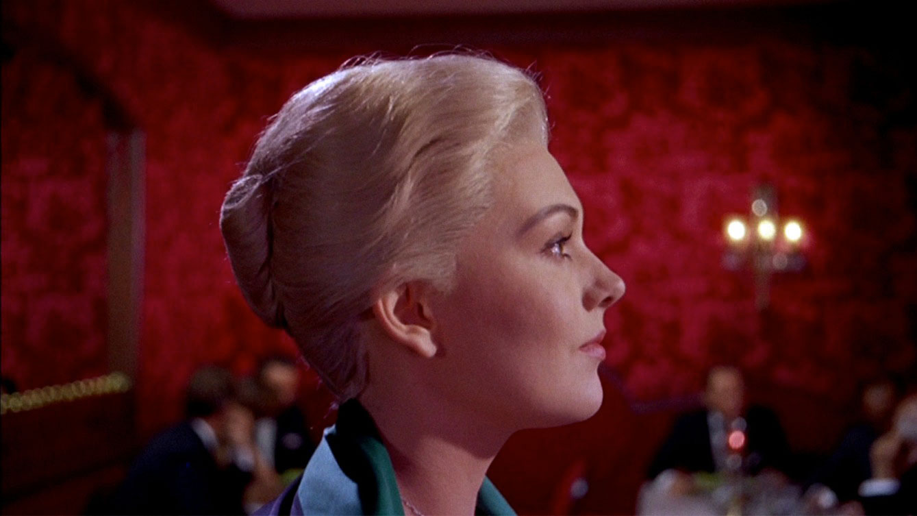 Happy birthday to the veritably luminous Hollywood icon Kim Novak! 