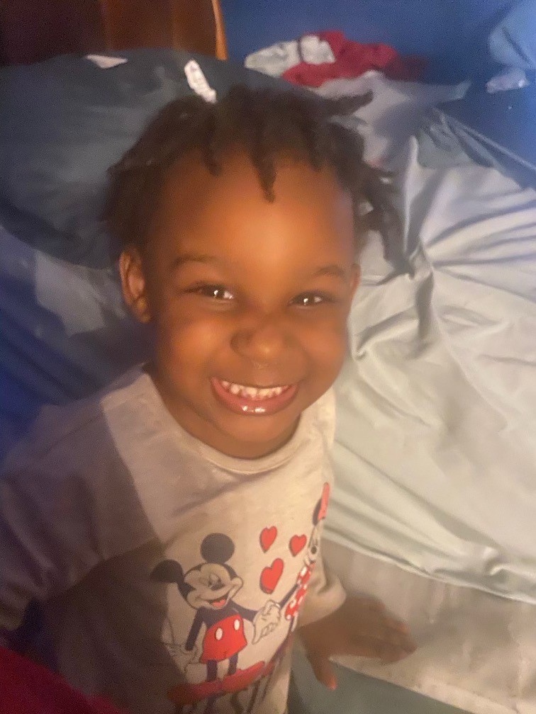 JoeBrunoWSOC9's tweet photo. BREAKING: An Amber alert has been issued for 3-year-old Marlaya Patterson. Officials believe she is with 31-year-old Corey Patterson. The vehicle is a Silver 2012 Ford Escape with NC license tag number BDB2527.

This is connected to this am's homicide https://t.co/Xf1E9MY0Sl https://t.co/dsj9cvRdOl