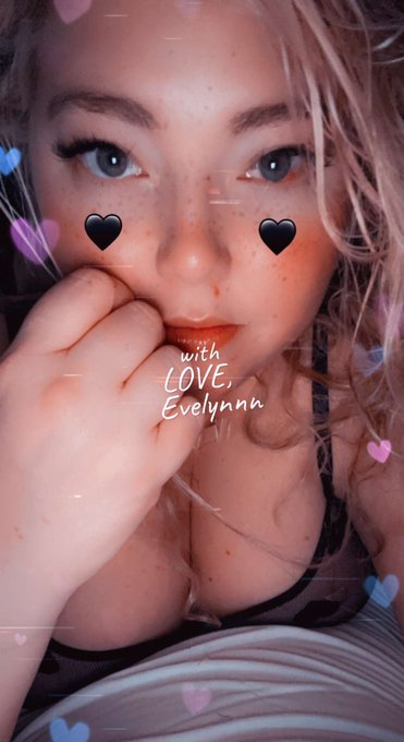 Waiting for my Valentine..   Link below!   With love, Evelynnnho 💜 https://t.co/oZQOlGcG5a