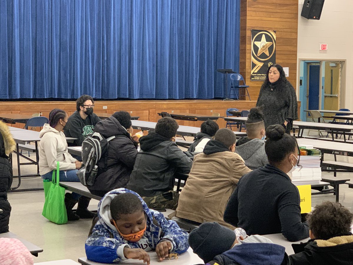 mariaAmeyer03's tweet image. First day of our @YonkersSchools Saturday Enrichment Learning Academy ~Literacy Through STEAM”~ was a complete success!  Readers, authors, mathematicians, scientists, engineers are all on board as we go #fullSTEAMahead for 10 sessions!! @SuptQuezada #YPSunstoppable