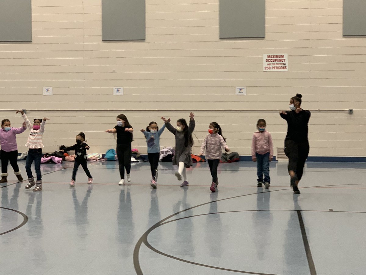 mariaAmeyer03's tweet image. First day of our @YonkersSchools Saturday Enrichment Learning Academy ~Literacy Through STEAM”~ was a complete success!  Readers, authors, mathematicians, scientists, engineers are all on board as we go #fullSTEAMahead for 10 sessions!! @SuptQuezada #YPSunstoppable