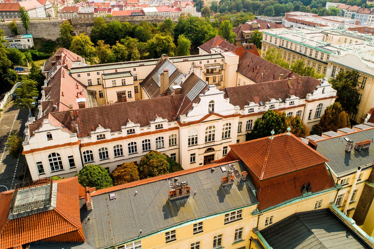 CharlesUniPRG's tweet photo. The STARS 🌟 program provides fully-funded PhD positions at the Faculty of Science @science_charles. Available specializations are Biology, Chemistry, Geography, Geology and Environmental studies.
The deadline 📅 for application is on 13 March 2022.

💫 https://t.co/nXhFu4Tel8 https://t.co/oHyKm5Tzyu