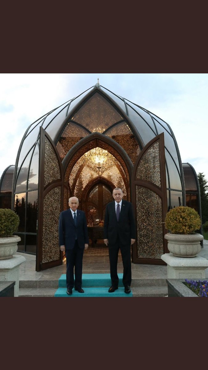 Değil altınız altmışınız da tıpkı Malta Şövalyeleri gibi yuvarlak bir masa etrafında toplansanız bile iki Liderin duruşuyla tecessüm eden milli gücü, muazzam güveni, muteber güvenceyi asla geçemezseniz. Cumhur İttifakı istiklal davamızın, istikbal haklarımızın bayraklaşmasıdır…