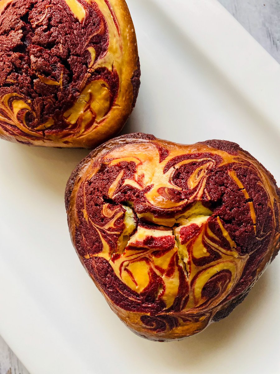 umpheko's tweet photo. #HappyValentines 

Red Velvet Swirl Brownies

(See instagram post for recipe @umpheko)

#food #foodporn #foodie #foodphotography #foodblogger #foodlovers #baking #bakingrecipes #redvelvet #redvelvetbrownies #redvelvetswirlbrownies #umpheko https://t.co/UoasDXfDRt