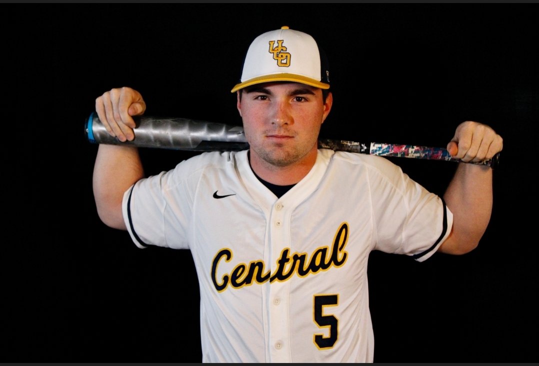 Clayton Peterson's two-run homer to left field gives Central Oklahoma a 7-0 lead over Metro State!

<a href="/UCOBaseball/">UCO Baseball</a> x #RollChos