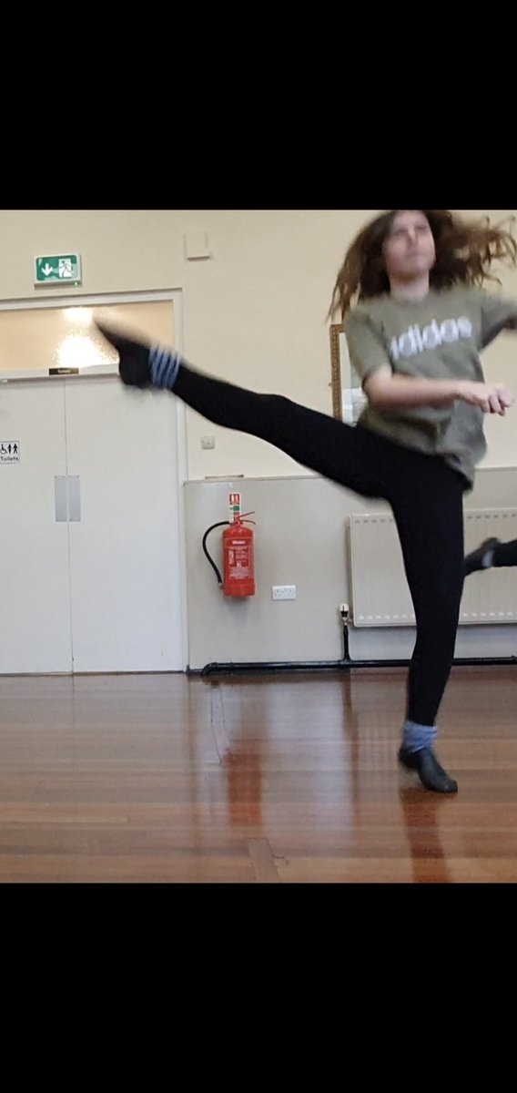 thomasam82's tweet photo. End of half term showcase! Super proud of her hard work ❤
Thanks to the awesome teachers at @TheatreWorks_Ac for their hardwork and support both on and off the dance floor 🥰 #theatreschool #confidence #mygirl https://t.co/qKXxuSNq1d