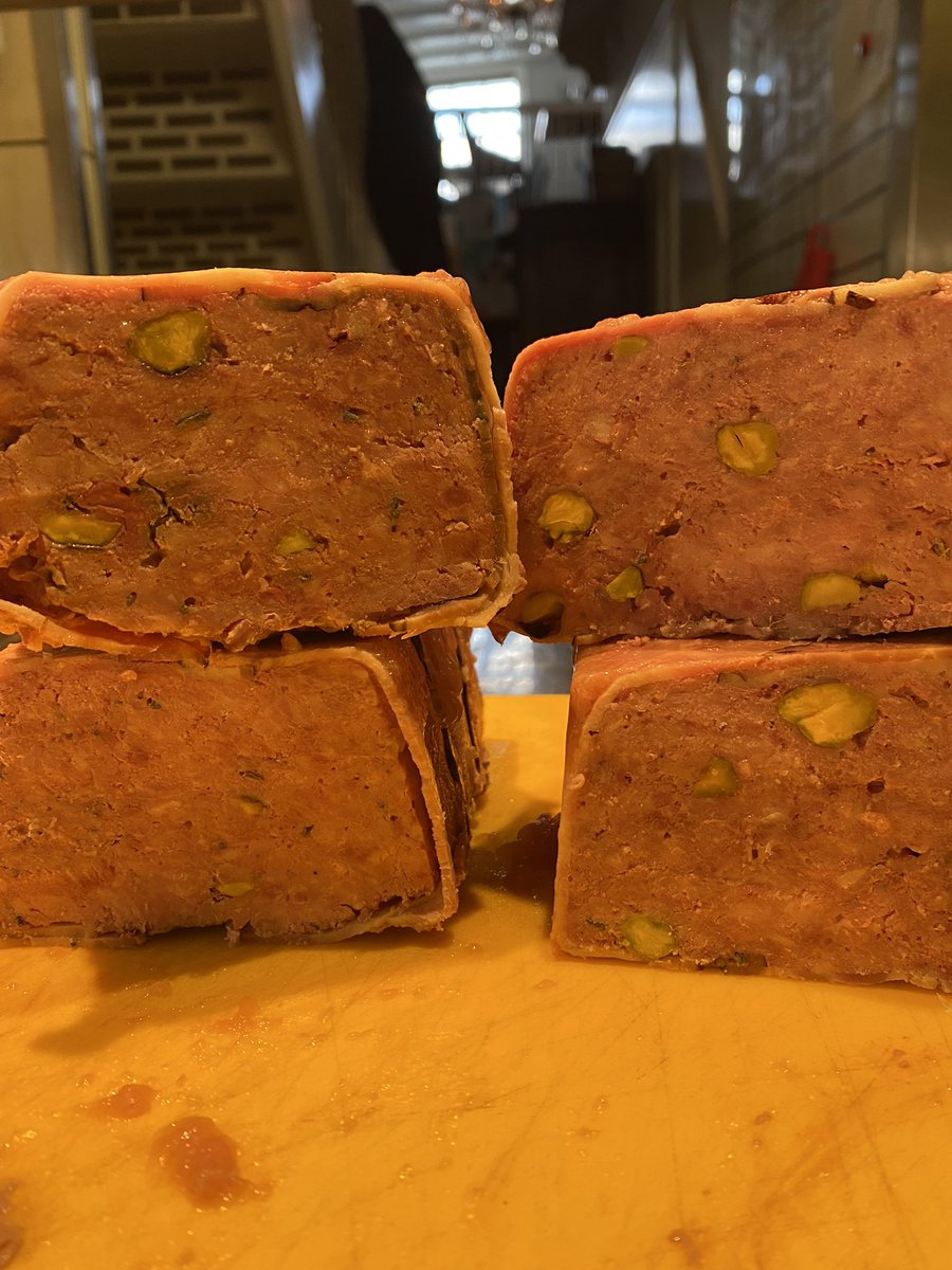 Bert van Buschbach tweet media