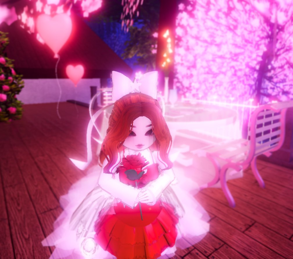 Tw1lightShAdow's tweet photo. Don't mind me I'm just in love with the graphics in divinia park rn! Idk what to post. The graphics in divinia park are making me glow so much when I wear white lol. #royalehigh #royalehighdivinia #royalehighphotoshoot #royalehighoutfits #royalehighgraphics https://t.co/lzuoYKIXmv