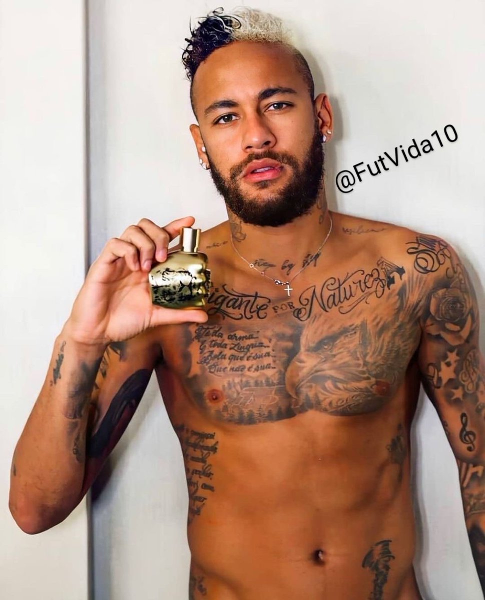 FutVida10's tweet photo. Entre um milhão de reais e transar com o Neymar, o que vocês escolheriam????
💰💰💰👏👏👏
#Futebol #Soccer #Football #PSG #Tatuado #Milionario #Gostoso #Lindo #Tesao #NeymarFV #UmMilhao https://t.co/RvMm1CoXvB