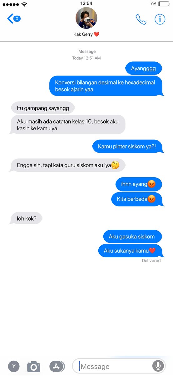 21CHS04's tweet photo. Anak Multimedia kalo pacaran pembahasannya materi siskom (Sistem komputer).

Choi Hyunsuk one tweet au! https://t.co/MVIrSFeVNK