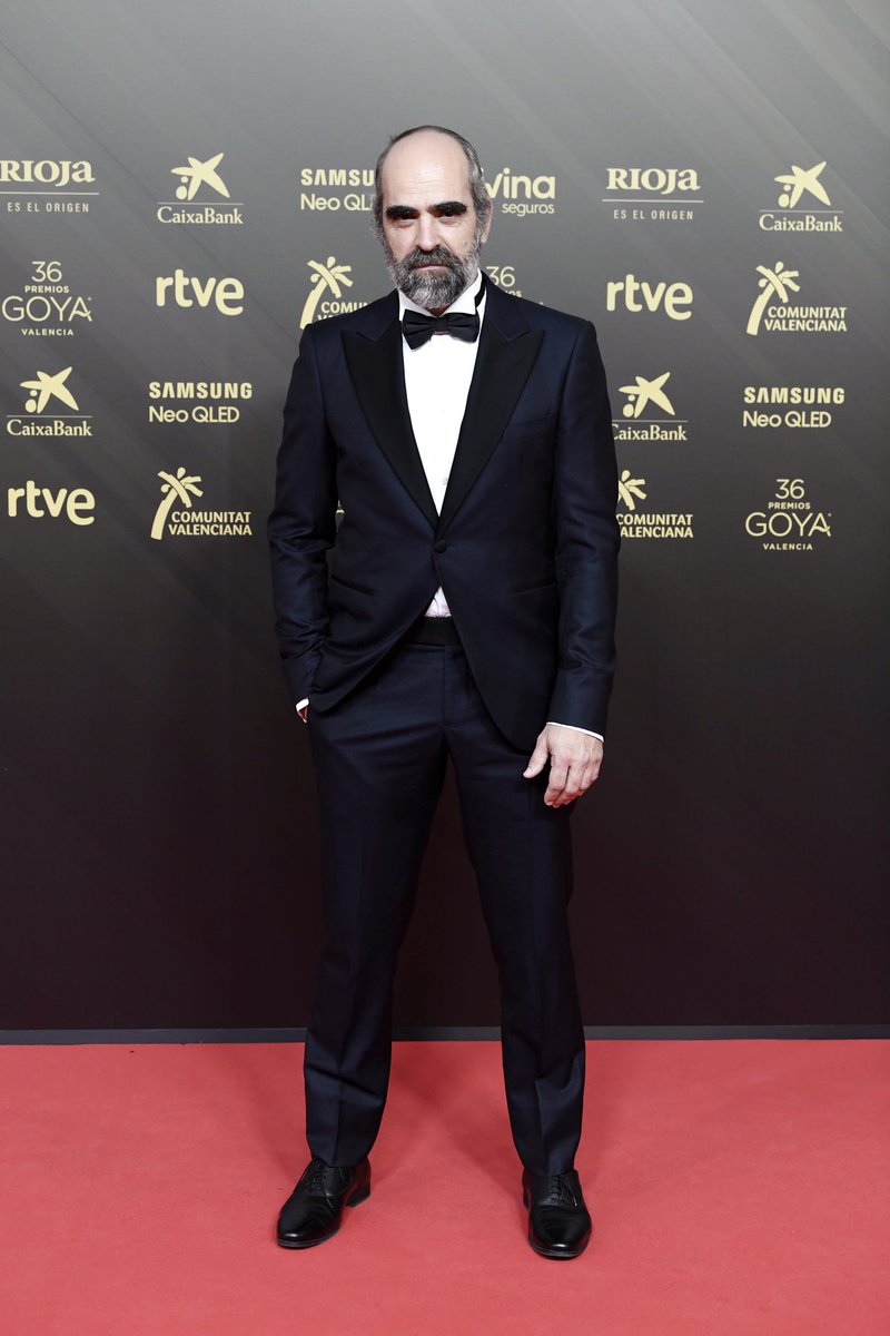 RT @armani: Luis Tosar wore #EmporioArmani to the 2022 Goya Awards. https://t.co/q9Ee8Qoyb1