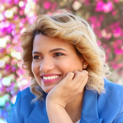 LeonardoJaquez's tweet photo. PLDístas lanzaron ataques inmisericordes contra ex ministra Kimberly Taveras sin considerar siquiera su condición de joven mujer. Pero se quejan de hashtag #ChapiadoraDelPoder alusivo a Margarita Cedeño por considerar que denigra a la ex primera dama.- Incoherentes! 
#JaqueMate https://t.co/lcYTJCWMyJ
