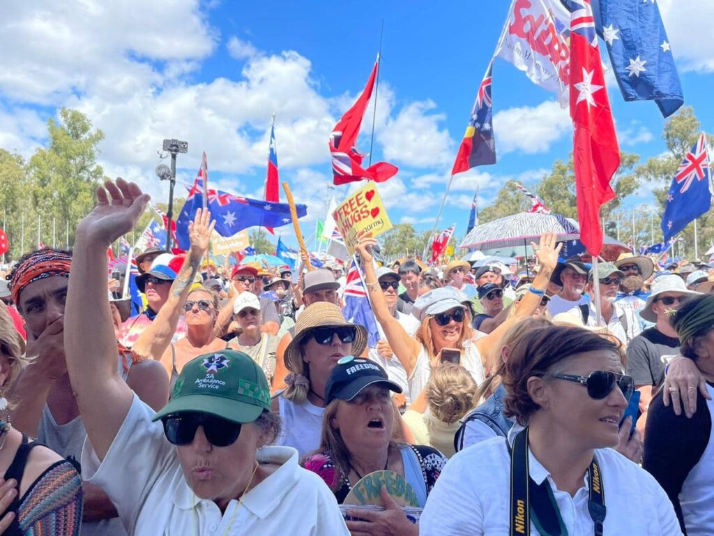 a_senseofplace's tweet photo. The 12th of February 2022, more than one million Australians came to Canberra and lived together to protest the totalitarianism of the Australian Government, and asked the Governor general to "Sack Them All".  ##ConvoytoCanberra #ASenseofPlaceMagazine

https://t.co/ujLRPaMwnS https://t.co/rhcoMRVP0U
