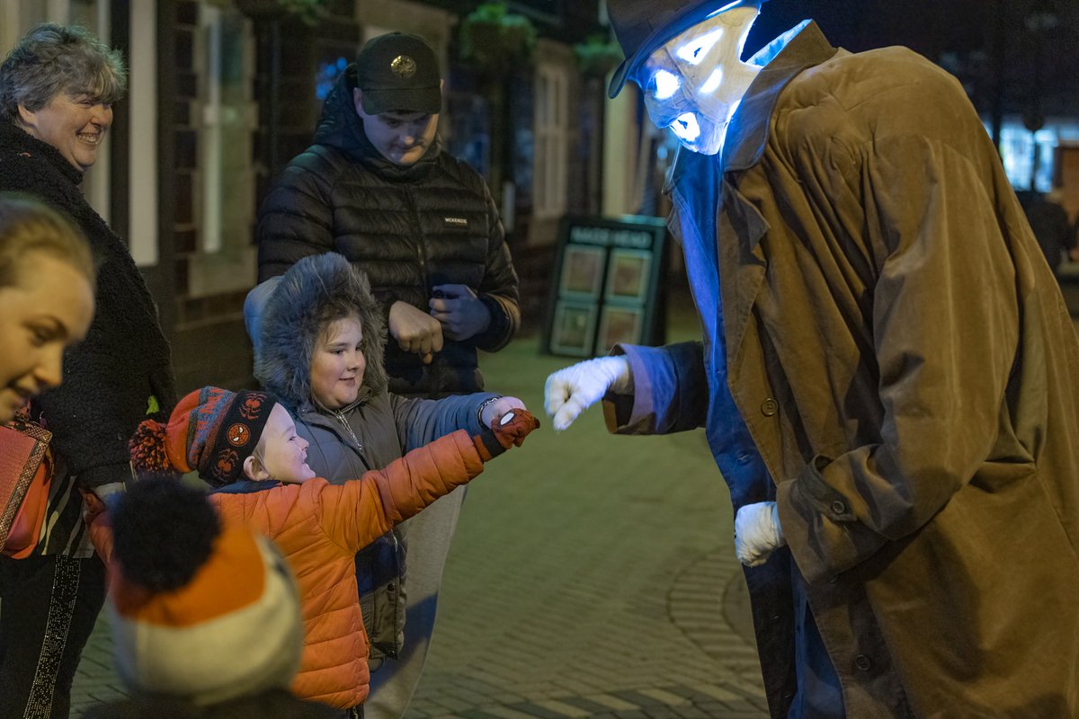 AS_InvisibleMan's tweet image. Thank you @FirstArtProject for having us at Ashfield Light Night, what a wonderful few days, a spectacular event!