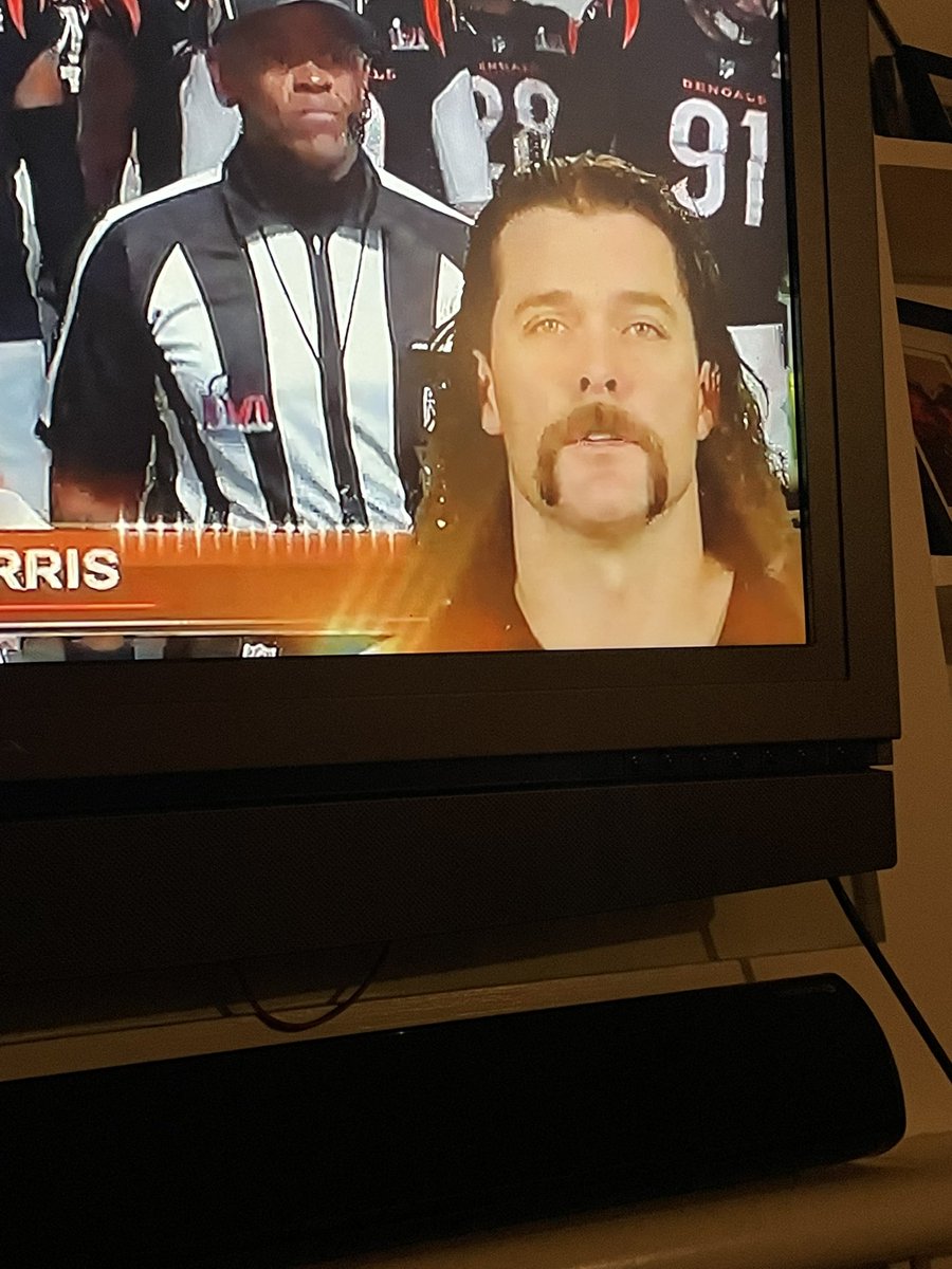 InsaneTony1's tweet photo. @barstoolsports we have an early favorite for MVP. #SuperBowl https://t.co/XzVXg6HUXS