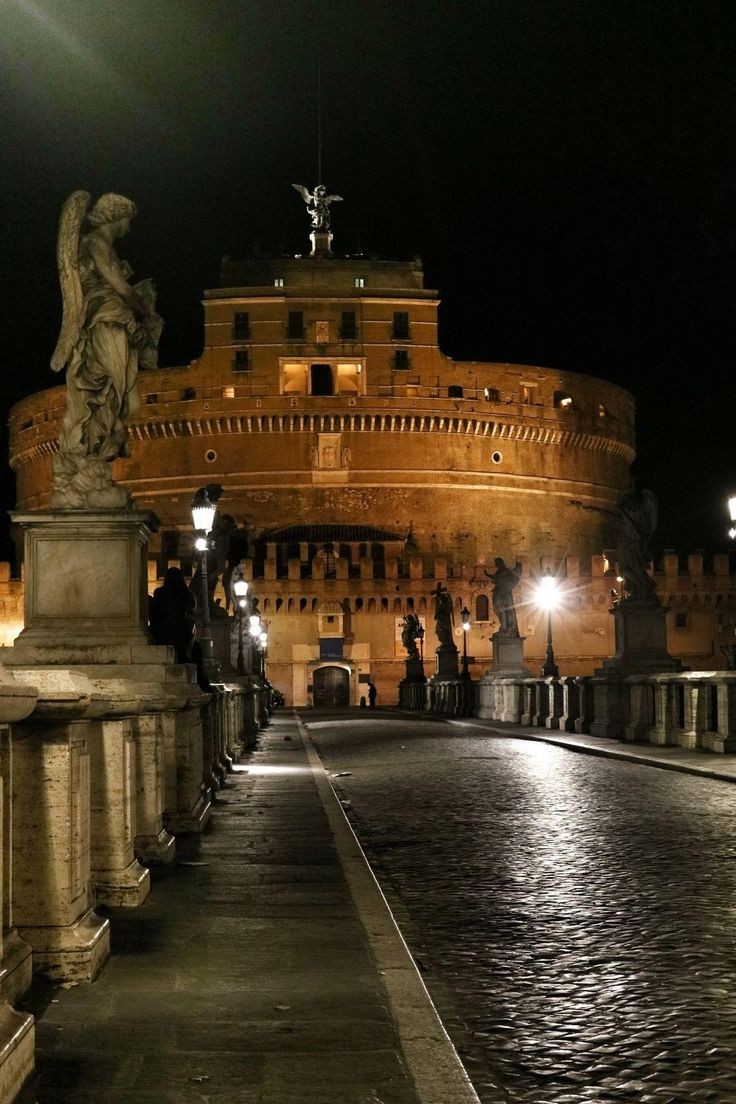 BlueSpiritAngel's tweet photo. “Roma è sempre bella, pure se la piji a carci”. https://t.co/xfmn8eNVK6