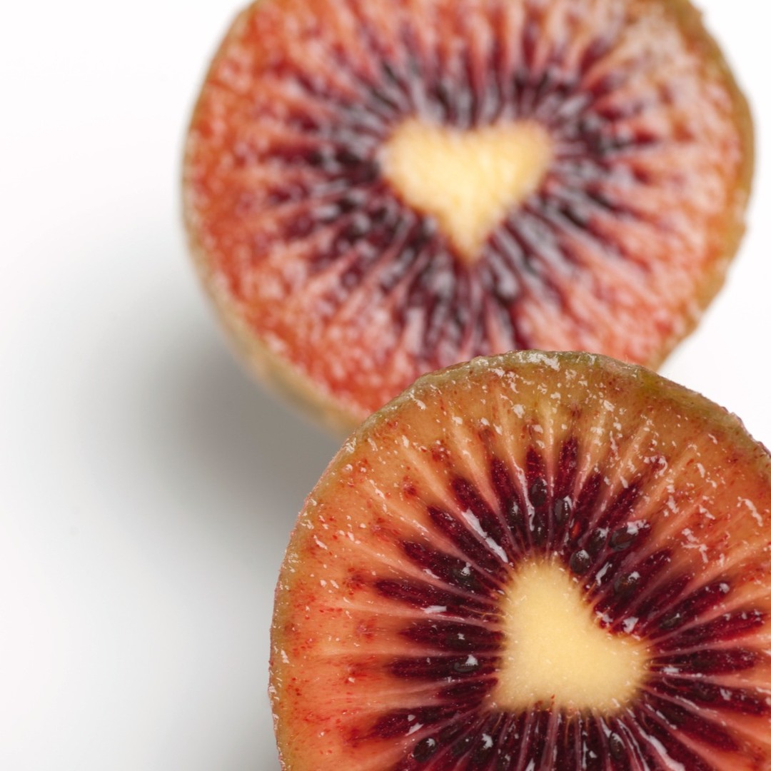 plantandfood's tweet photo. #valentines2022β€οΈ #redkiwi #smartgreenfuture #plantandfood https://t.co/RWc9gYstAa