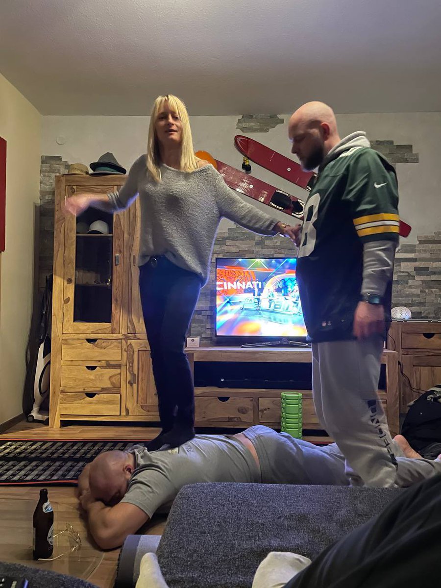 SebHa88's tweet photo. Erst mal den Rücken richten
#rannfl #Icke41 #ranNFLsuechtig https://t.co/ZsxTstz4VR