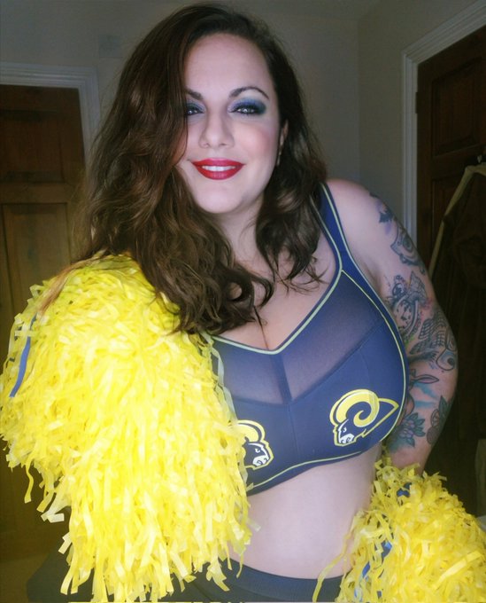 Go Rams!  #nflfootball #SuperBowl #SuperBowlSunday #LARams #gorams #gorams🐑 https://t.co/ytGox5bDJv<a href="/tag/nflfootball"class="tags">#nflfootball</a><a href="/tag/superbowl"class="tags">#SuperBowl</a><a href="/tag/superbowlsunday"class="tags">#SuperBowlSunday</a><a href="/tag/gorams"class="tags"><span>#gorams</span></a><a href="/tag/larams"class="tags"><span>#larams</span></a>