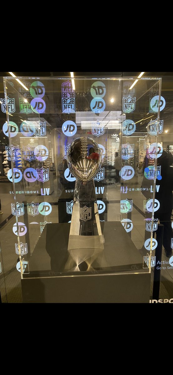 It’s time! Go Rams 🐏🐏🇺🇸🇺🇸#SuperBowl #LARams #RamsvsBengals