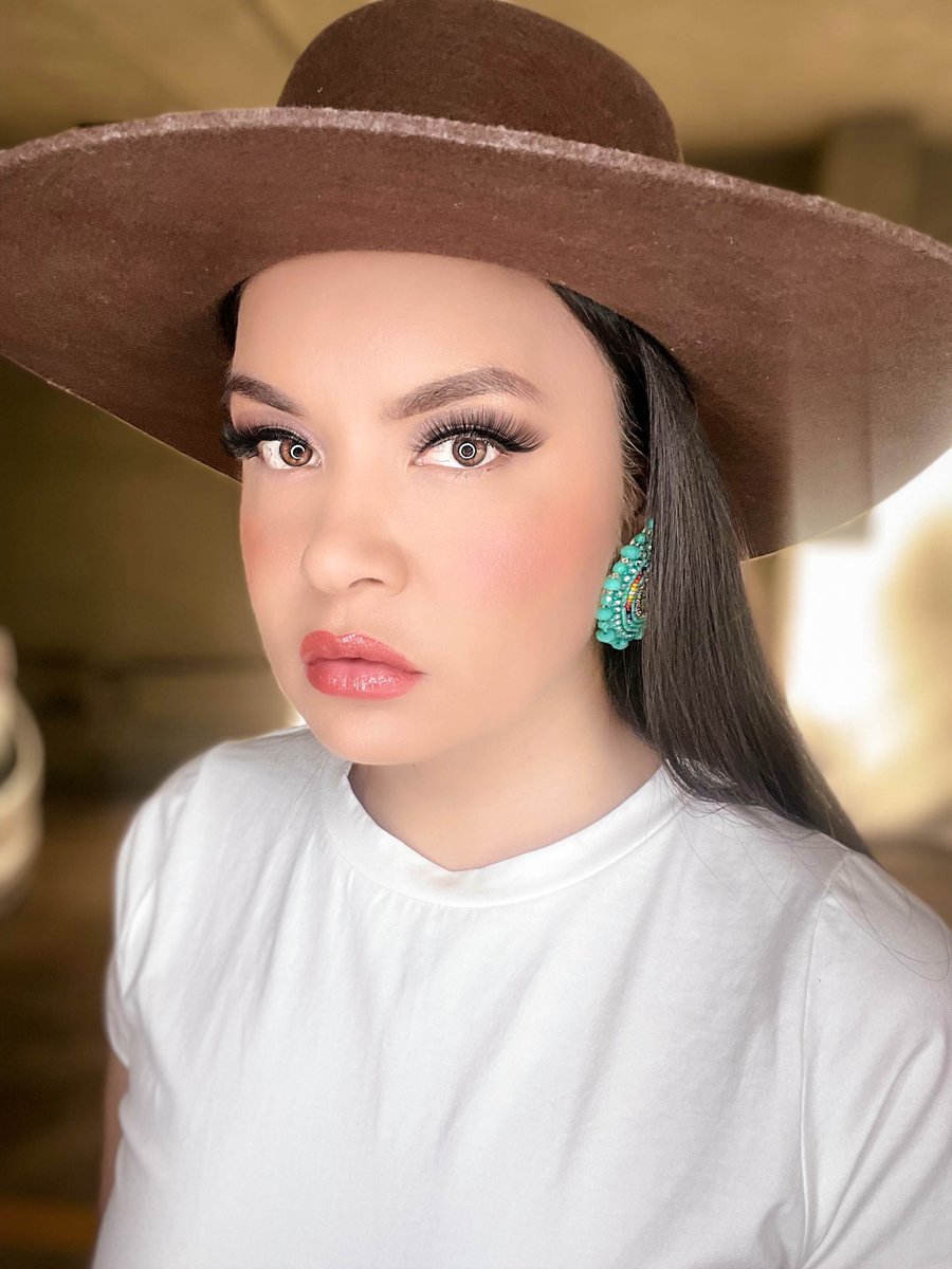 ShaunaBaker's tweet photo. My new favorite earrings. (Earrings by @DareWokicunzeG1) ♥️😍 #NativeMade #NativeTwitter https://t.co/5rQ4jouZfE