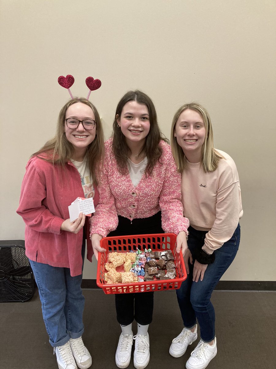 Thank you to the wonderful women of <a href="/toledoaoii/">Alpha Omicron Pi</a> for the adorable valentine’s day basket!! 💕 y’all are the sweetest 🍬🍫