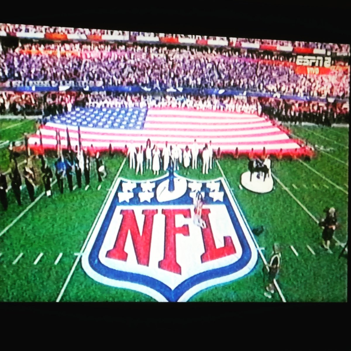 sico66's tweet photo. Es hora del SUPER BOWL #espn2 #superbowl #NFLxESPN https://t.co/w9gVfI6BHt