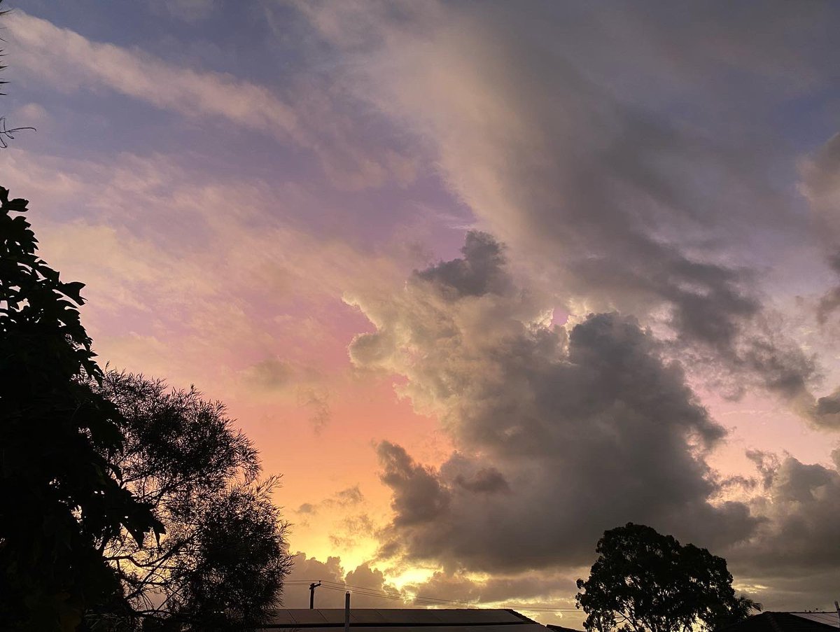 MsWags1701's tweet photo. Last nights sunset, absolutely magical 💫 https://t.co/OBcIlA3XIa