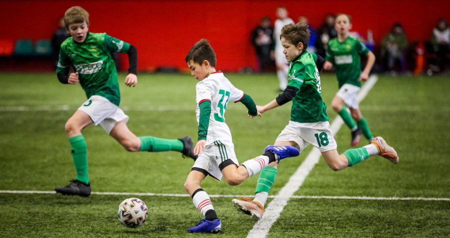 🏆Зимнее Первенство. 3 тур.

#Локомотив2012 - ФШМ 
1 состав - 3:2
⚽️Харпаев
⚽️Петраков 
⚽️Петраков
2 состав - 2:1
⚽️Шевченко
⚽️Кондратюк

#Локомотив2011 - ФШМ 
1 состав - 3:4
⚽️ Галушкин 
⚽️ Галушкин 
⚽️ Голованов 
2 состав - 2:2
⚽️ Гусев 
⚽️ Гусев