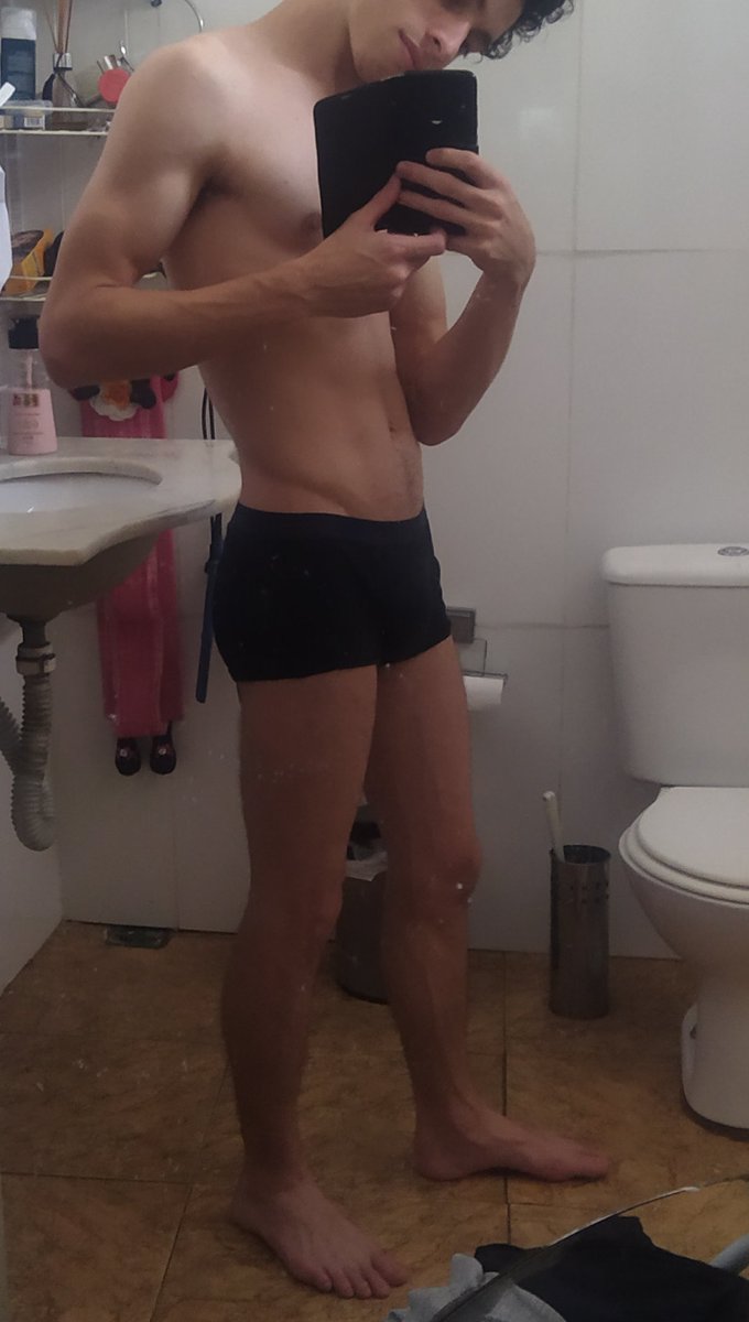 LinceBoy3's tweet photo. Nem parece q peso 58kg 😌

#fitness #onlyfans https://t.co/rmQ4sjibYH