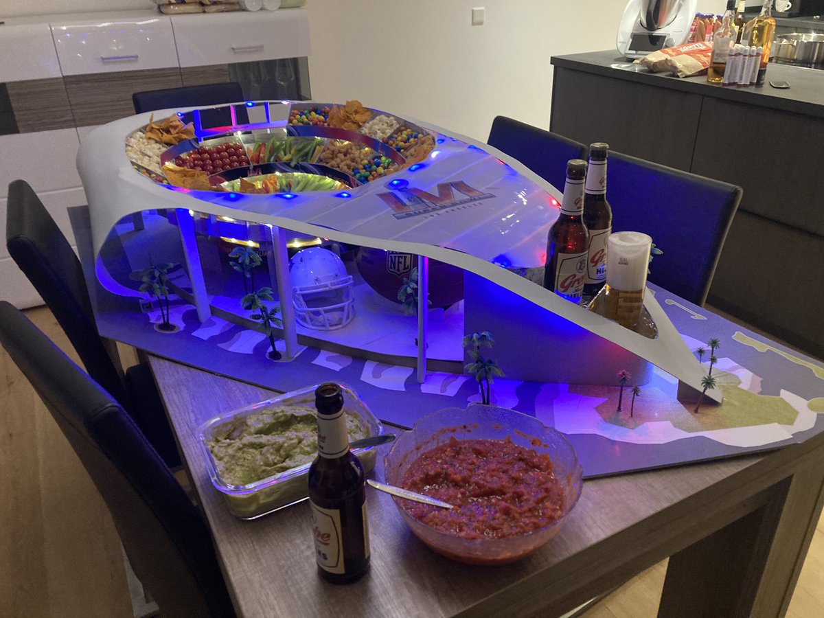 TommyGG1199's tweet photo. #snackstadion #SuperBowlLVI @nfl_ran @CSpengemann @Icke41 @DiePilleFDM @EsumePatrick 
Let’s go https://t.co/CyGYgDYgc7