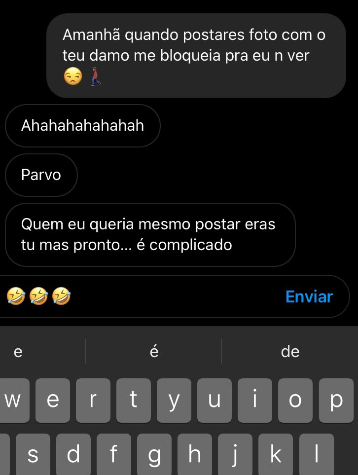 1ofGodstrongest's tweet photo. Vejam lá se ela merece mm esses chocolates e essa rosa pq algumas tão assim 😭 https://t.co/pxwW63kfiL