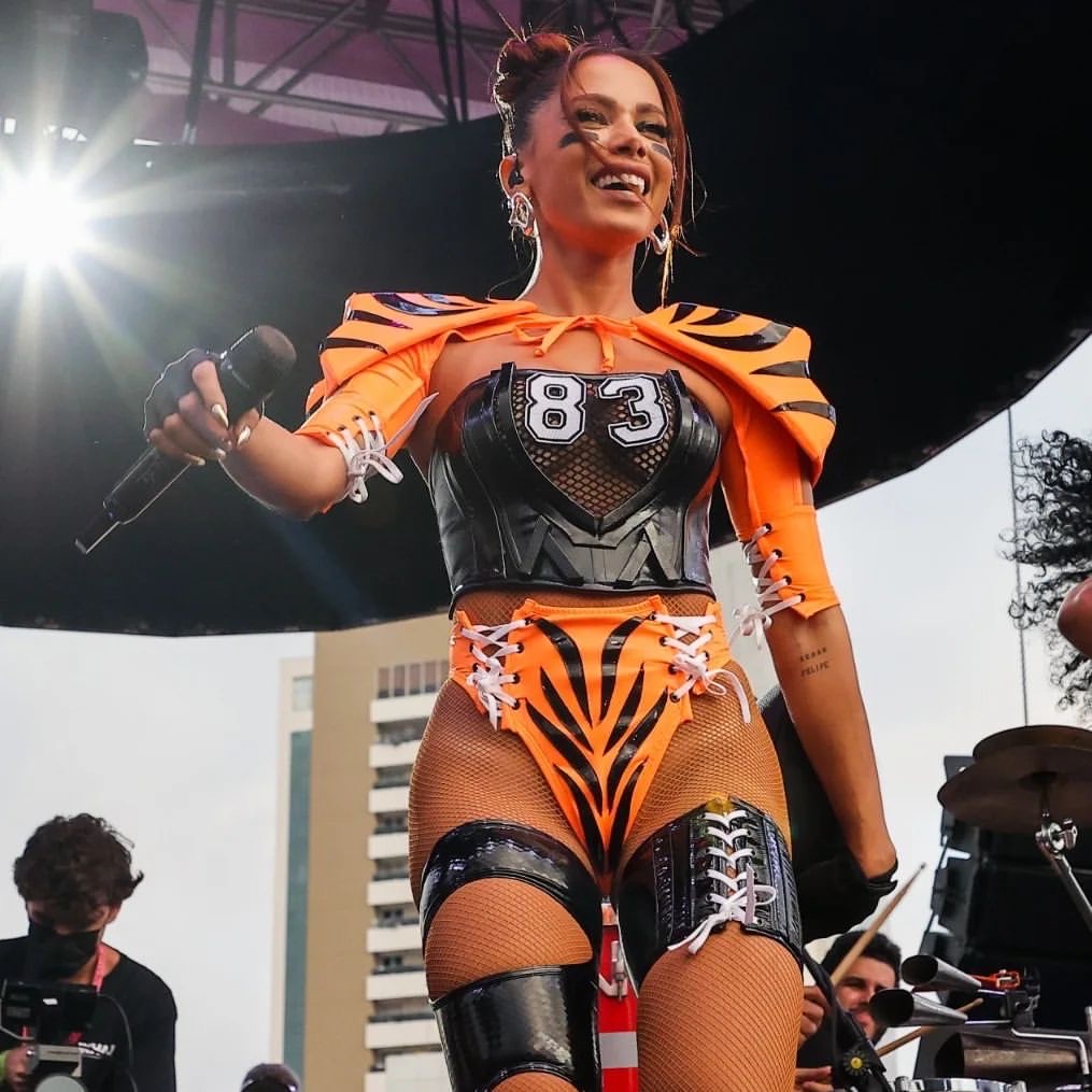 Anitta's tweet photo. Afffffff ❤❤❤❤❤❤❤ https://t.co/yIEKCOY5d2
