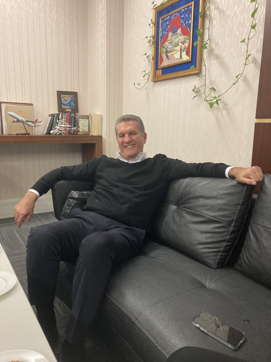 23:15 Araftayız.. Konuğum gelmiş mi 🤭 <a href="/yirmidorttv/">24 TV</a>