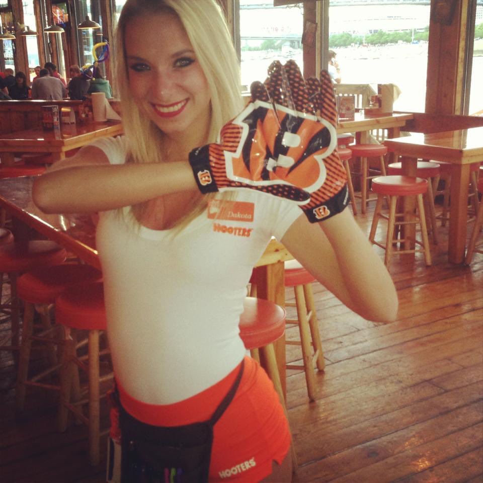 In honor of bengals in the super bowl, here’s a pic of me from 2012 when I worked at hooters on the River across from the stadium ♥️ baby Dakota.