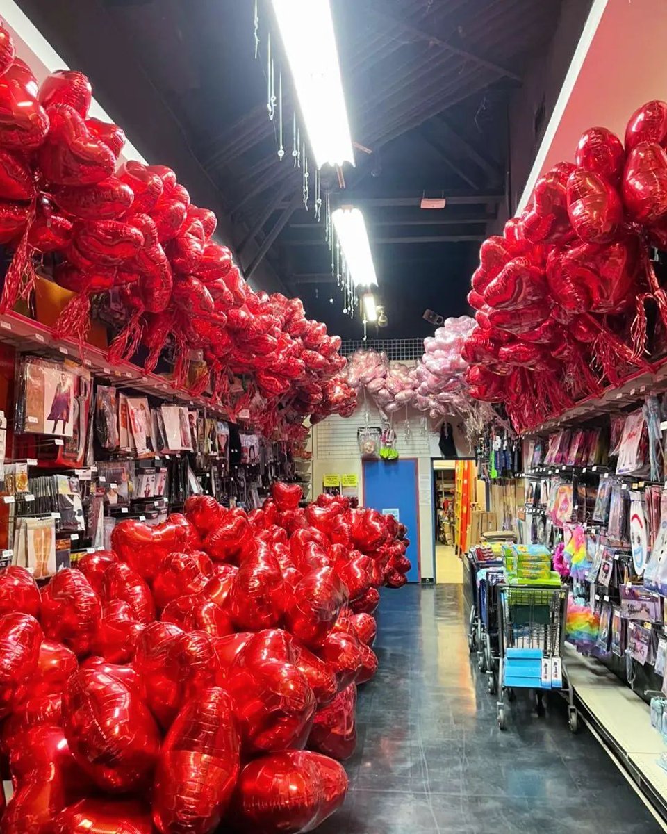 PartyHawaii's tweet photo. 💓🎈Ready for Valentine's and Galentine's at our Waipahu store! Celebrate the season of L-O-V-E with us✨
.⠀⠀⠀
.⠀⠀⠀
.⠀⠀⠀
#partycityofhawaii #luckywelivehawaii #hawaiilife #hawaiimom #hawaiimoms #hawaiimilitarywives #ohana #hawaiiparty #honolulu  #hawaiiballoons https://t.co/EnDUUSyniM