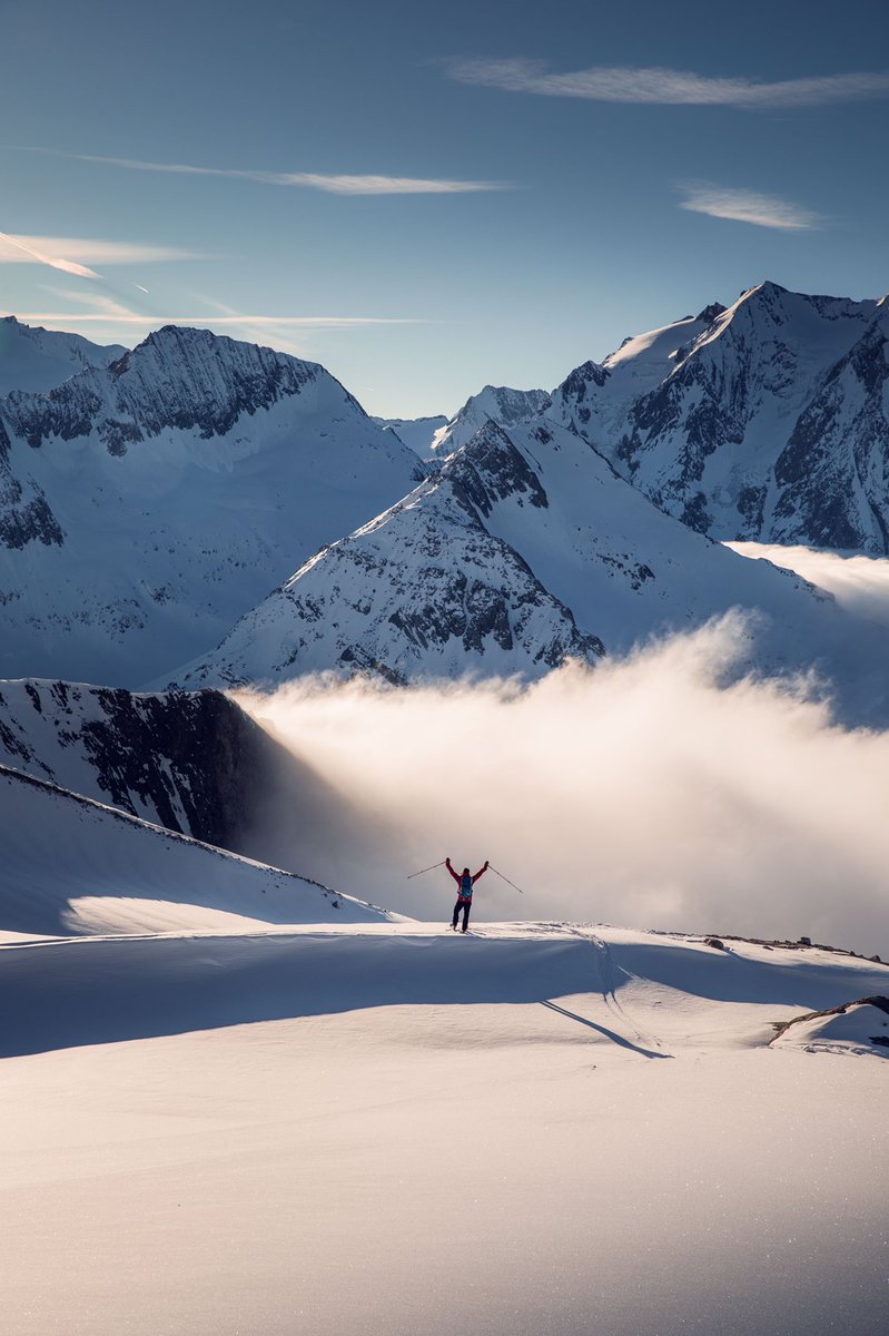 Much to do these days, so almost no social media time for me. Here’s just a snap from a office day 😜 GN folks 🙌🏽 #neverstopexploring