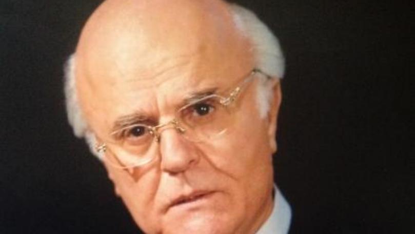 MTVLebanonNews's tweet photo. الذكرى الأولى لرحيل جان عبيد: وسامٌ في حياته ووسامٌ بعد الغياب

https://t.co/5A2KchfGkY https://t.co/SZQmOSC4sX