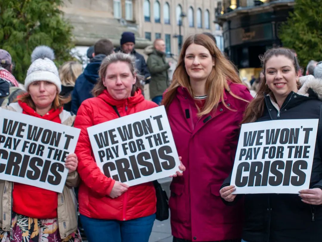 BeccyBeatles's tweet photo. #CostOfLivingCrisis #Protest ✊🏻🌹 

#TeamLabour #TeamWansbeck #Newcastle #Northumberland #BeMoreJoss #JocelynForPM #ToriesOut

@pplsassembly @peepsassemblene @h0llywaddell @Mark_Fitton @IanLaveryMP @BallAshington https://t.co/JNRwb2S3Gi