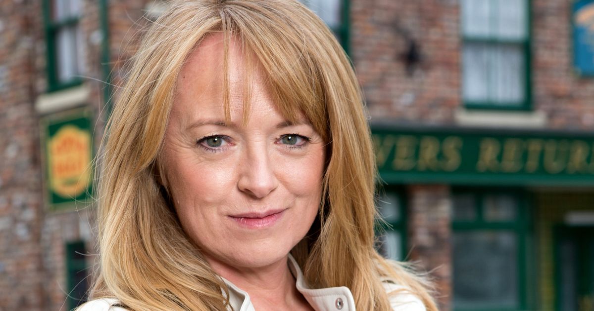 Real life of Corrie's Jenny Connor - from QC husband to viewer death threats - Manchester Evening News manchestereveningnews.co.uk/news/tv/itv-co…