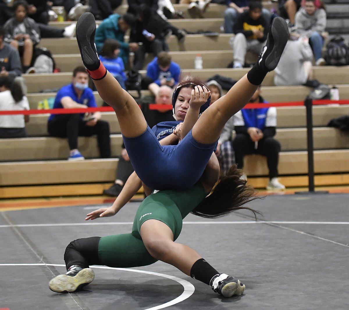 CP_AdamM's tweet image. Gallery: Check out some of the action from the #NJSIAA 2022 South Region Girls Wrestling Tournament at Kingsway HS @TheMatPack @McGurkSports @delseaathletics @Dragons_AD -&amp;gt; bit.ly/3LzuPaH