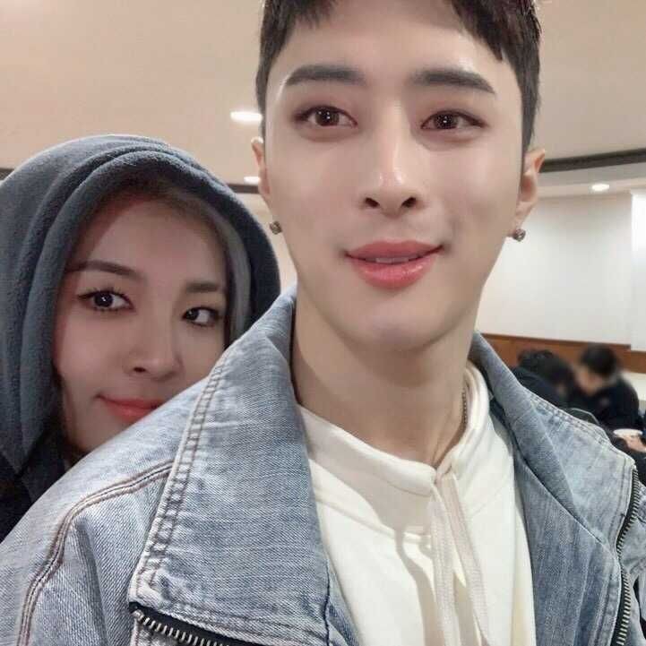 sowooarchived1's tweet photo. i miss them :(( SEBBY COME BACK HOME https://t.co/anoshe7slb