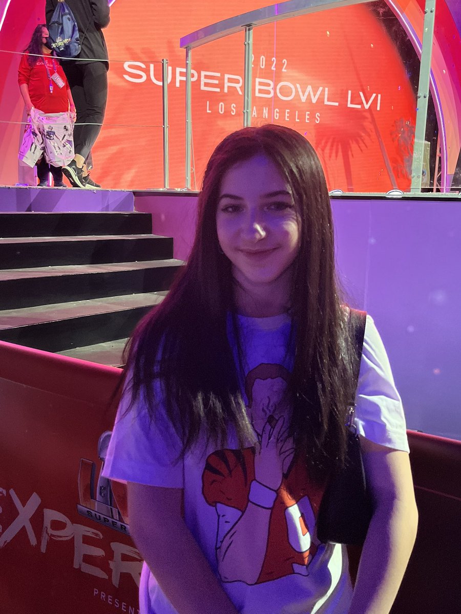 CassidyNaber's tweet photo. #WhoDeyInLA #WhoDey #SuperBowl https://t.co/EiYVjQz52U