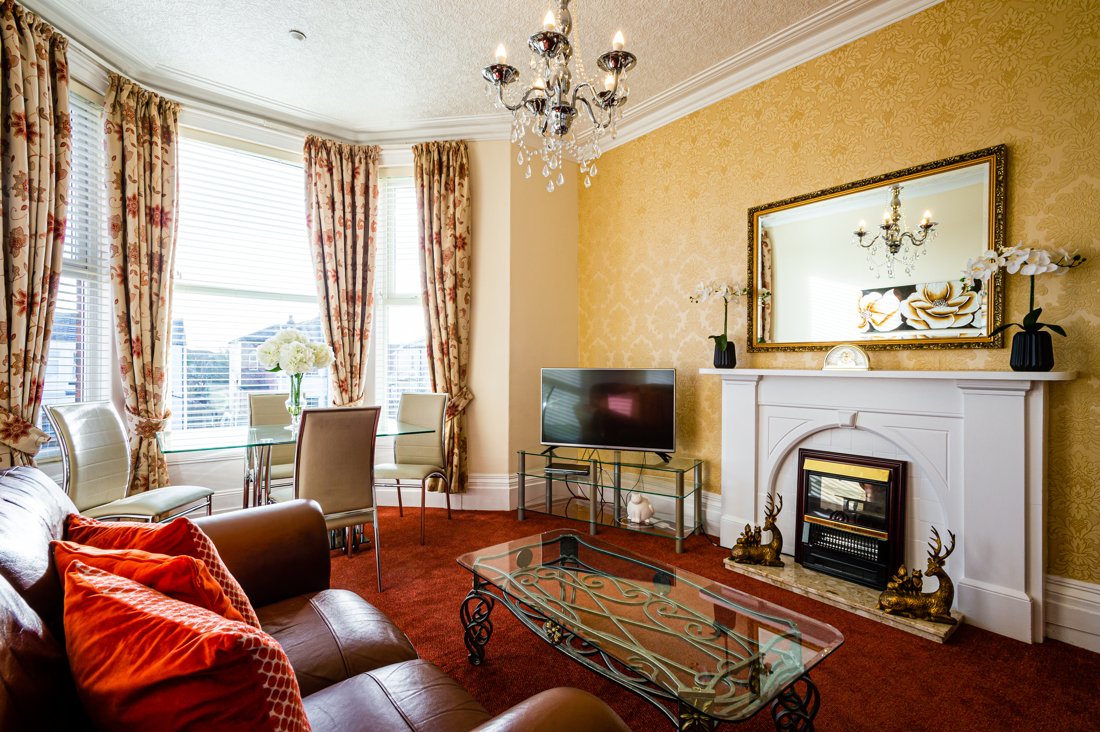 #Selfcatering #staycation 2022
Book direct for our best price
#Southport a seaside resort offering so much fun for all the family
@SNpleasureland 
<a href="/FarmerTedsFarm/">Farmer Teds</a> <a href="/gotosplashworld/">Splash World</a> <a href="/kingsgardenssp/">Kings Gardens SP</a> <a href="/BotanicSouthprt/">Southport Botanic</a> 
<a href="/WWTMartinMere/">WWT Martin Mere</a> 
<a href="/AtkinsonThe/">The Atkinson, Southport</a> 
Crazy golf, Cycle hire and more