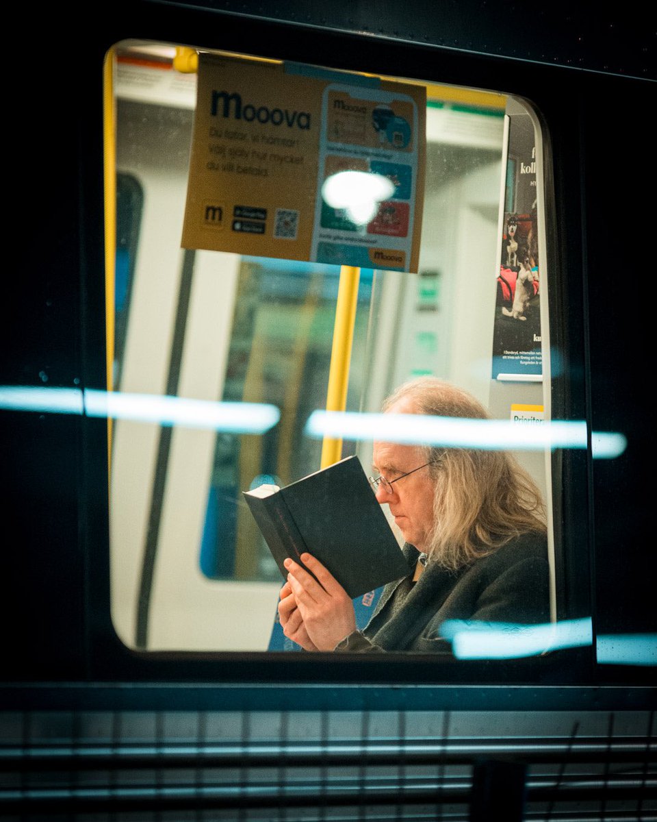 IssarCerrato's tweet image. Subway life #streetphotography