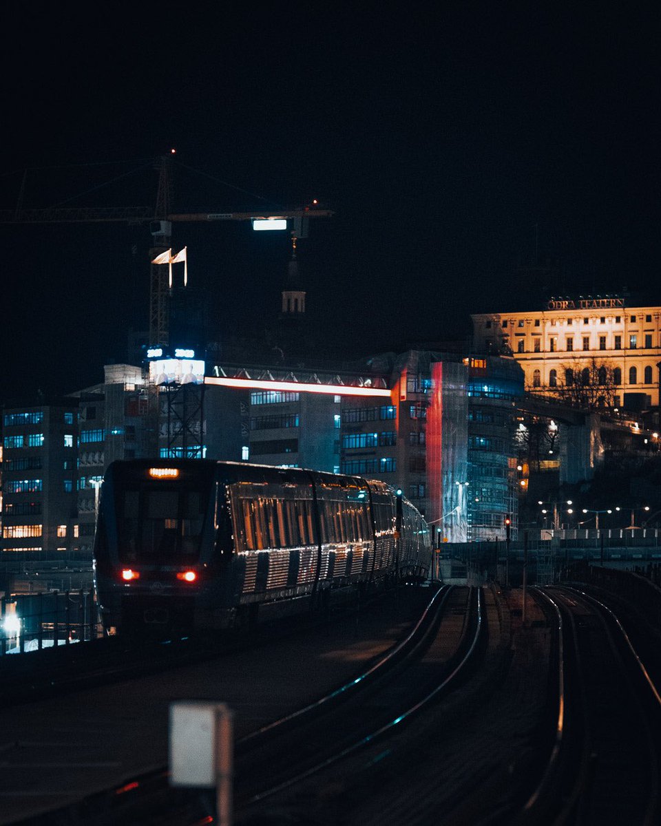 IssarCerrato's tweet image. Subway life #streetphotography