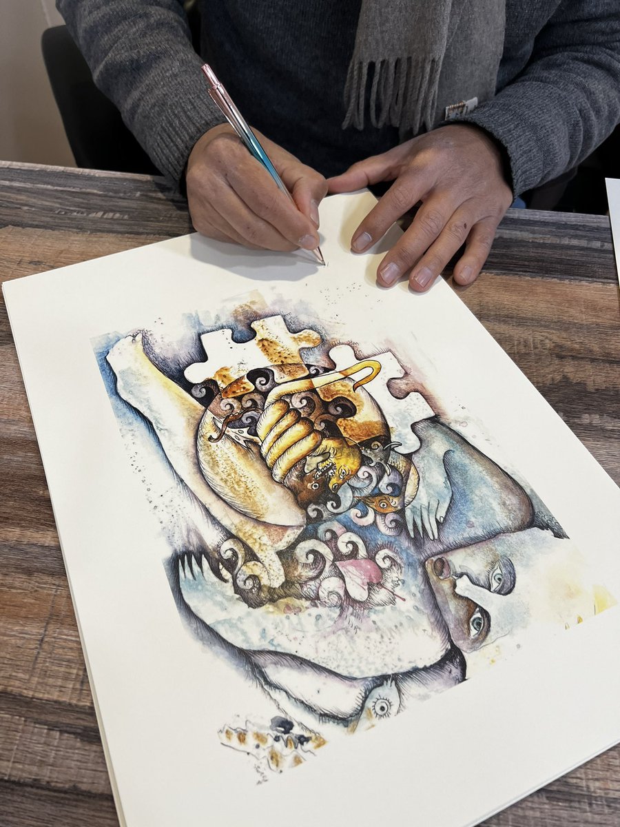 ExodusEdiciones's tweet photo. Firma del libro de artista “El principito” por el artista Felipe Alarcón Echenique https://t.co/3UYKykhFuV