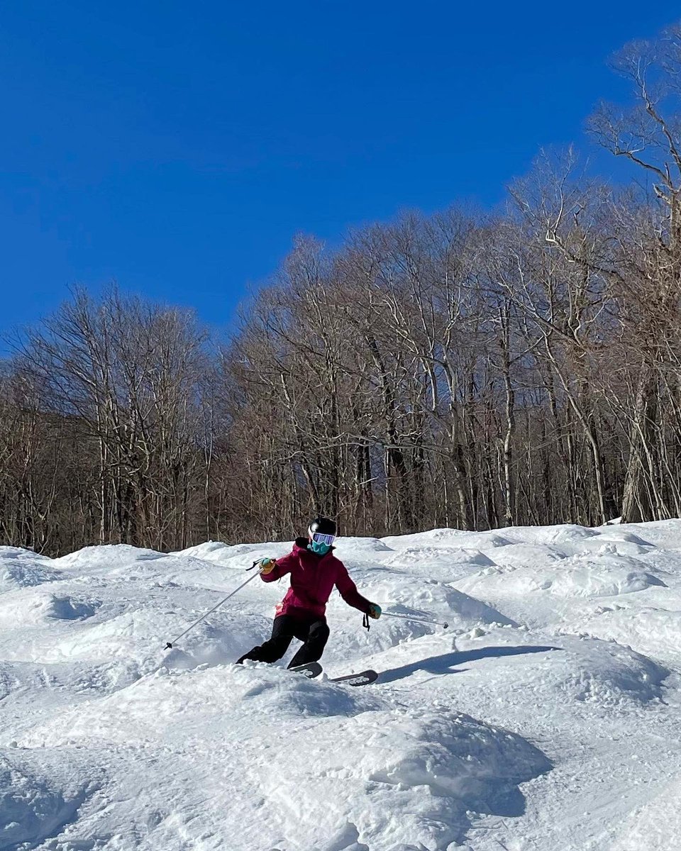 DrMeghanMD's tweet photo. Bluebird day #skiing #vermont #skitheeast https://t.co/0obdzP6d4h