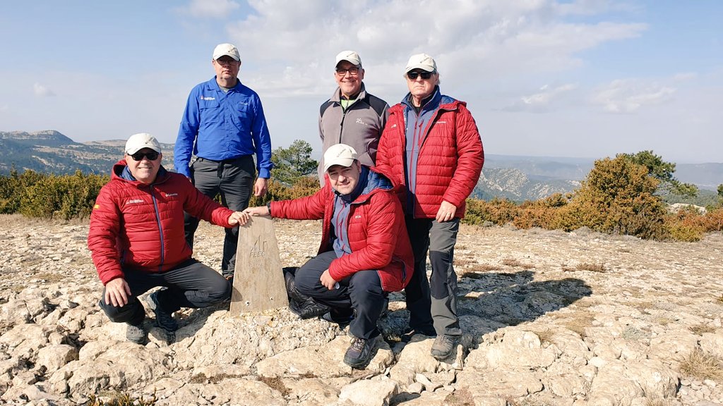 jordimerino75's tweet photo. Avui la flama de la llengua ha fet parada al Tossal de Rei, com els últims 10 anys gràcies al @ManuelCabanil11 i als companys de Castelló i Benicàssim. Enguany el @cegraciacat es l'entitat encarregada de renovar-la, diumenge la pujarem a @montserratinfo @PNMontserrat 
#somcultura https://t.co/HxfEPVOkqS