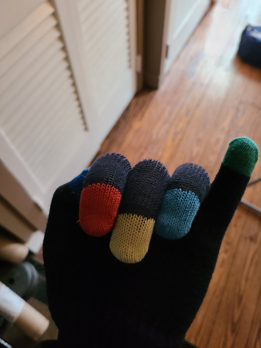gaaarwood's tweet photo. Also, rescue squad tweet.  #MagicGloves https://t.co/cYMIVd78Tq